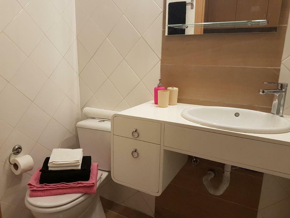 Stay In The Heart Of Alfama! Лиссабон Экстерьер фото